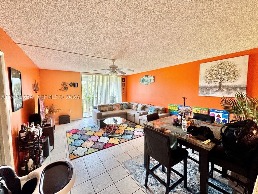 Bright and airy 1BR/1BA condo in an all-ages, gated Inverrary - photo 2