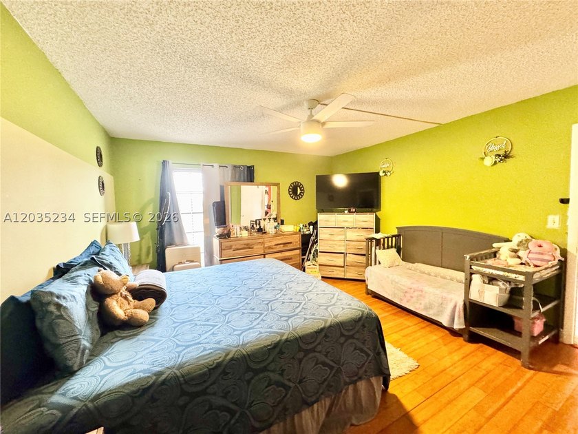 Bright and airy 1BR/1BA condo in an all-ages, gated Inverrary - photo 6