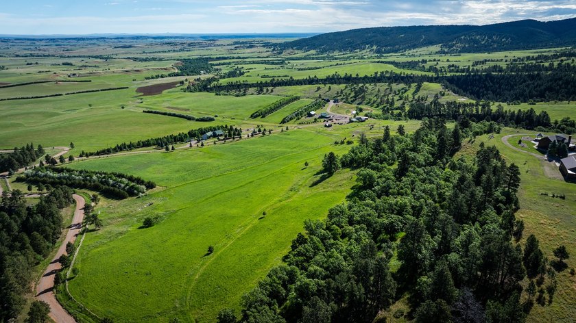 Bear Ridge Compound is a 120-acre turnkey property on Bear Ridge - photo 7