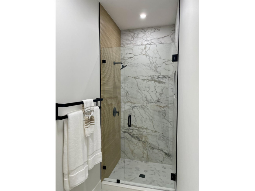 Welcome to this reimagined 4-bedroom, 3-bathroom, pool home in - photo 27