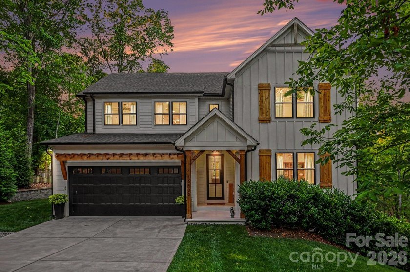 MOTIVATED SELLER! and WATERFRONT-DOCKABLE LOT! This 5 bedroom - photo 39