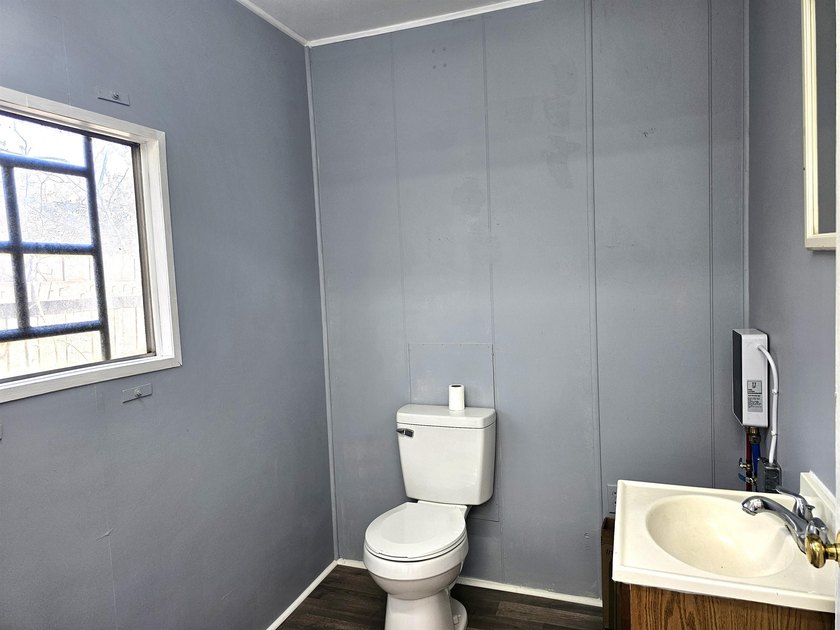 REDUCED!! IDEAL LOCATION for small business or retail! HIGHLY - photo 7