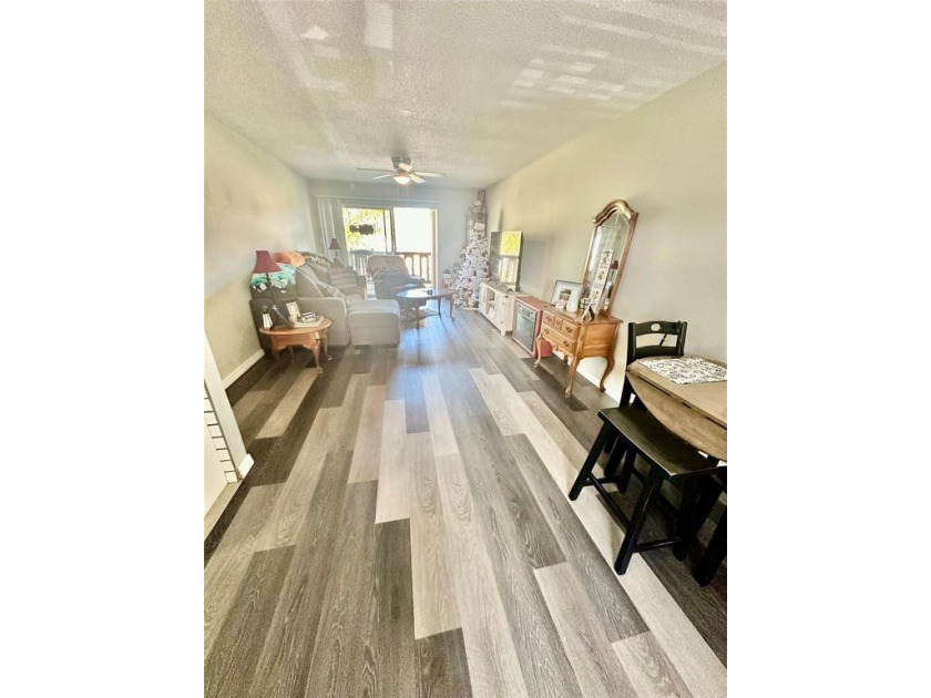 BACK ON THE MARKET! THIS PROPERTY DOES NOT QUALIFY FOR FINANCING - photo 3