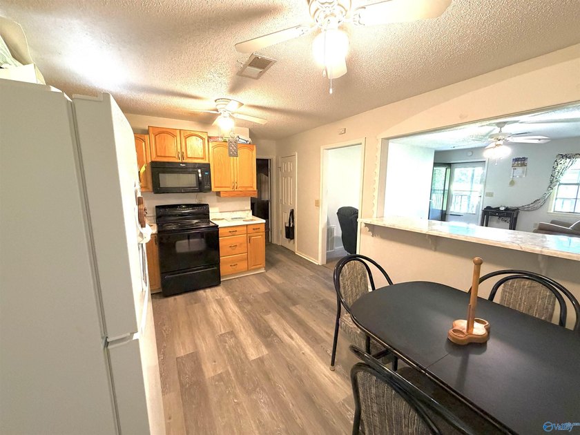 Enjoy the perfect blend of space, privacy, and convenience with - photo 14