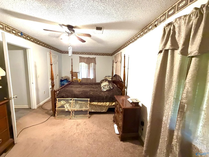 Enjoy the perfect blend of space, privacy, and convenience with - photo 16