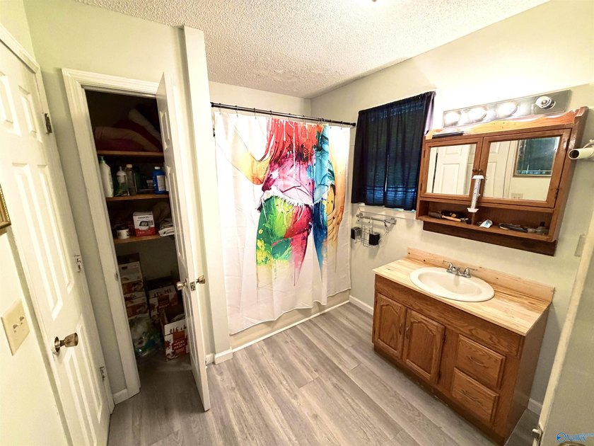 Enjoy the perfect blend of space, privacy, and convenience with - photo 20