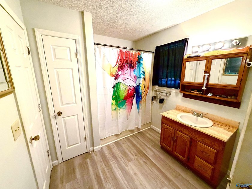 Enjoy the perfect blend of space, privacy, and convenience with - photo 21