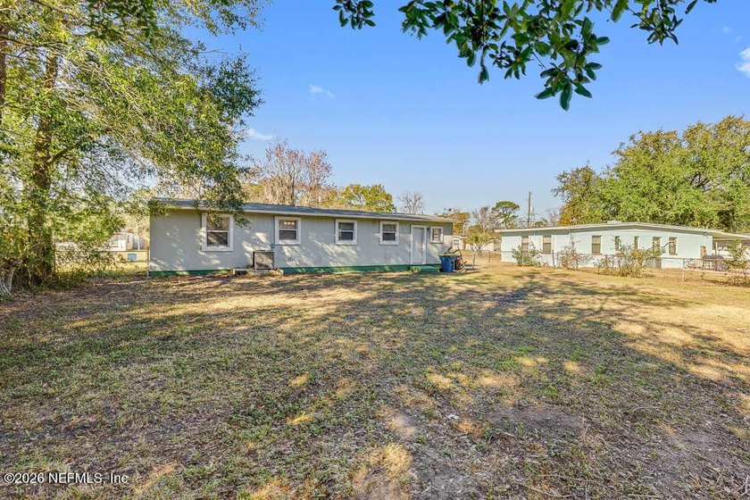 SELLER IS OFFERING A BUYERS HOME WARRANTY Move In Ready - This - photo 22