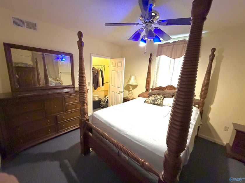 Enjoy the perfect blend of space, privacy, and convenience with - photo 25