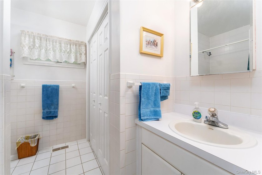 Just listed home south of the highway in Hampton Bays. The - photo 28