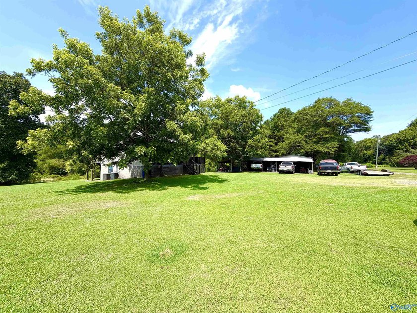 Enjoy the perfect blend of space, privacy, and convenience with - photo 33