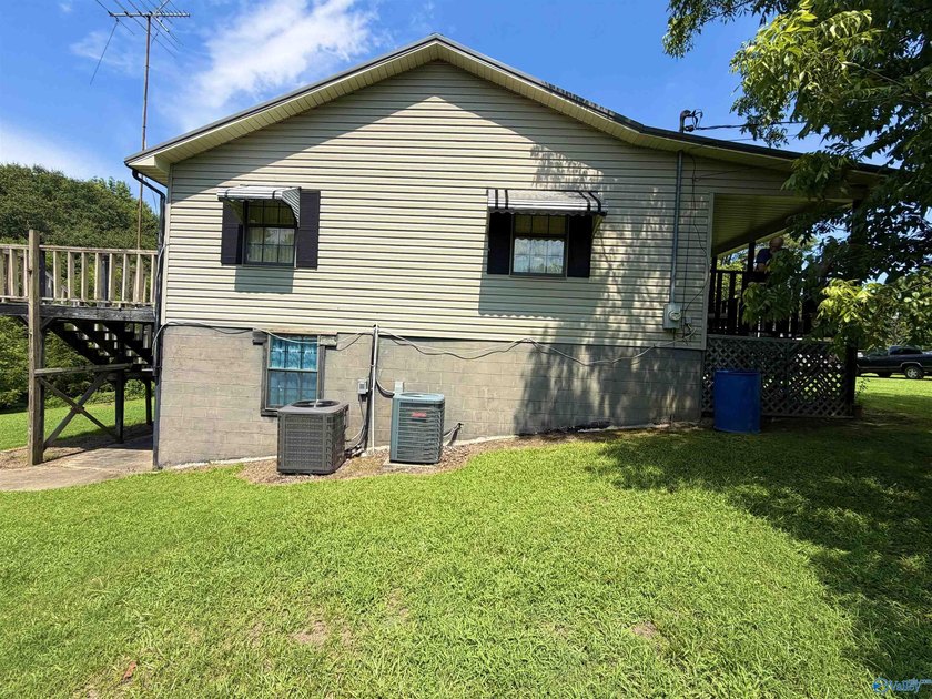 Enjoy the perfect blend of space, privacy, and convenience with - photo 34