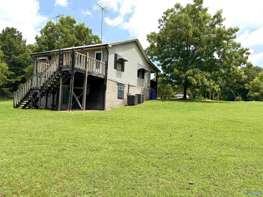Enjoy the perfect blend of space, privacy, and convenience with - photo 41