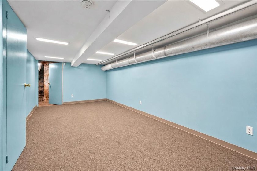 Prime mixed-use property located along the bustling Metropolitan - photo 20