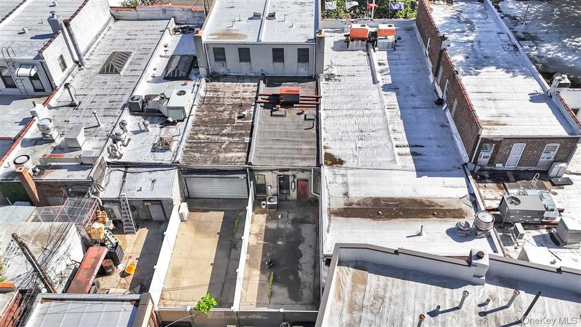 Prime mixed-use property located along the bustling Metropolitan - photo 26