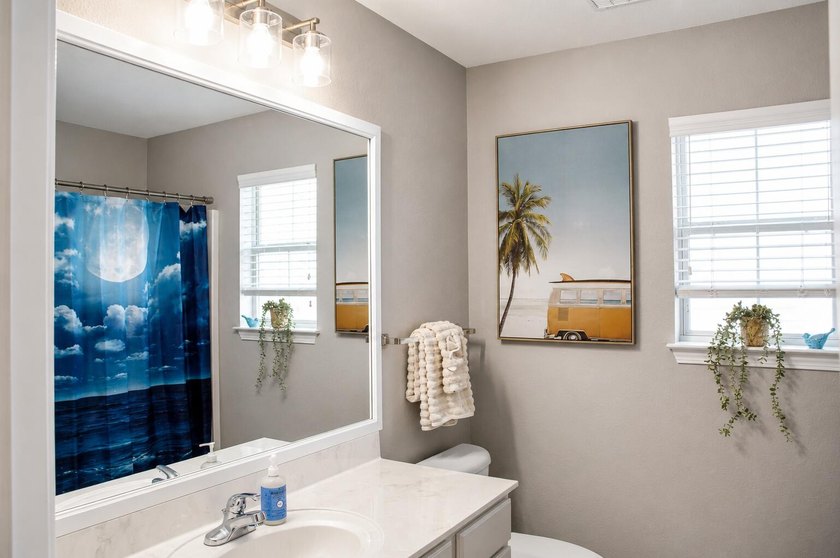 Coastal Convenience &amp; Spacious Living in Driftwood Estates with - photo 13