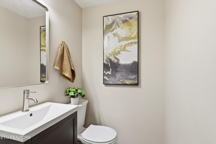 Experience effortless living in the heart of Sequoyah Hills at - photo 12