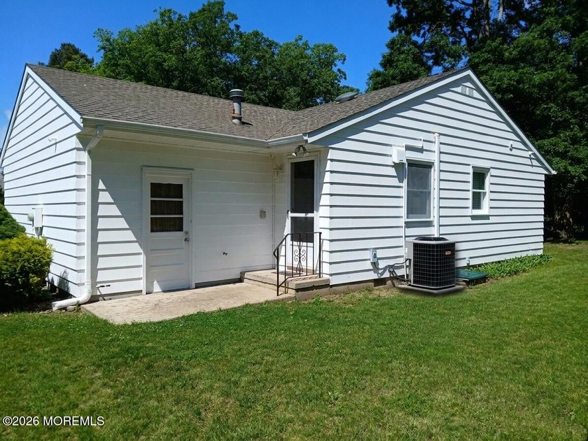CUTE 2BR COTTAGE IN QUIET TOMS RIVER 55+ COMMUNITY - LOW TAXES! - photo 14
