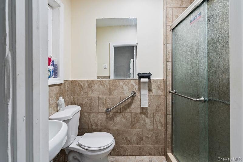An exceptional investment opportunity in the heart of East New - photo 15