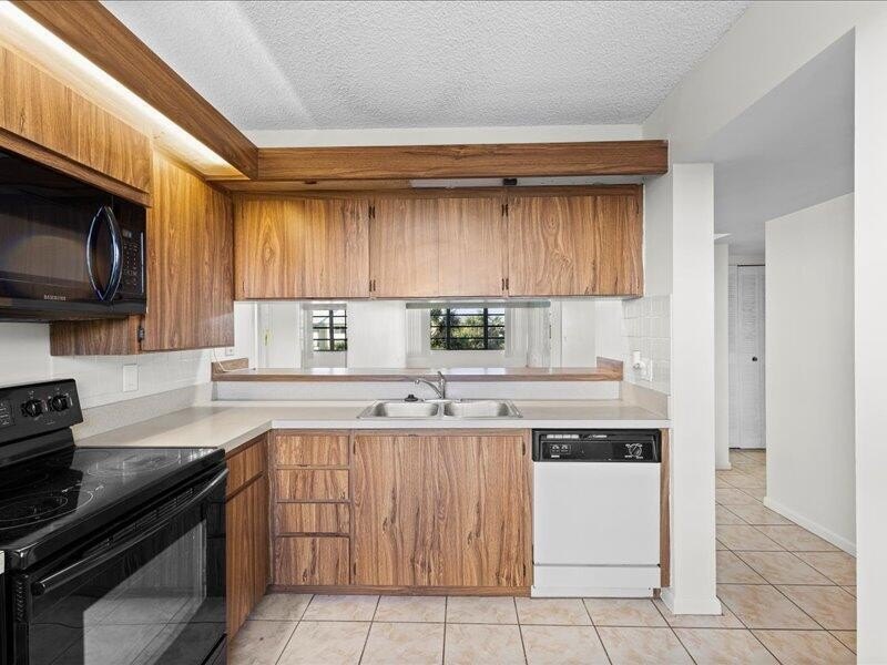 PRICE REDUCED! Exceptional value in Whitehall Village! This - photo 5