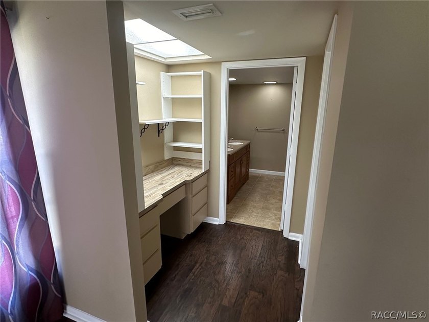 PRICED TO SELL!!!! EXCELLENT END UNIT CONDO ON SECOND FLOOR! HAS - photo 8