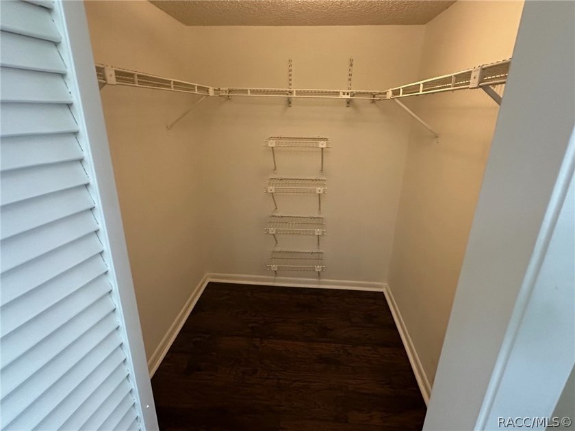 PRICED TO SELL!!!! EXCELLENT END UNIT CONDO ON SECOND FLOOR! HAS - photo 9