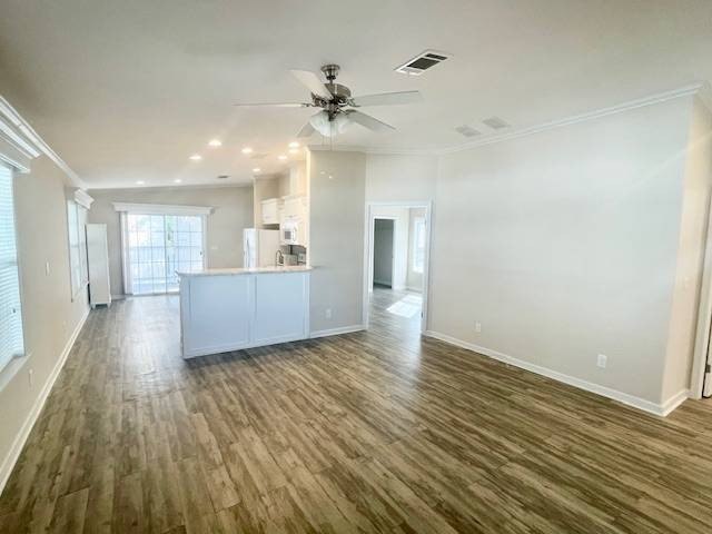 Paradise awaits you with this LIKE NEW, VERY Spacious 2 Bedroom - photo 12