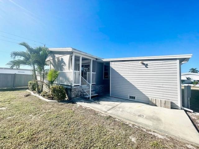 Paradise awaits you with this LIKE NEW, VERY Spacious 2 Bedroom - photo 30
