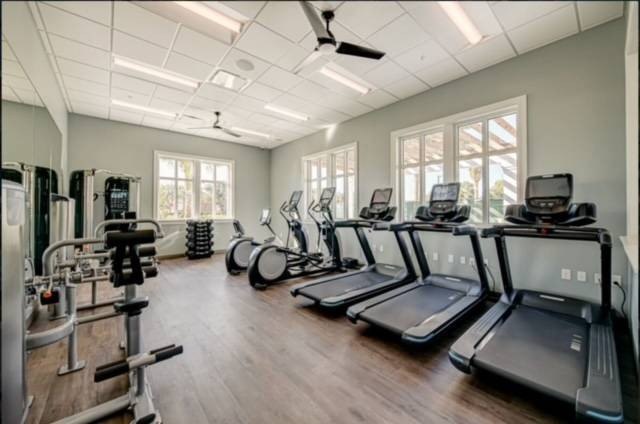 Paradise awaits you with this LIKE NEW, VERY Spacious 2 Bedroom - photo 38