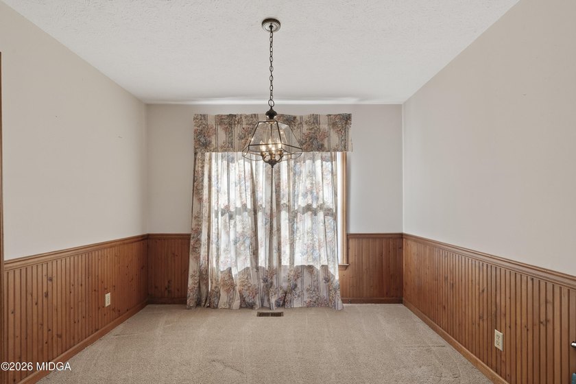 Welcome to 291 Jule Ingram Rd NE on beautiful Lake Sinclair - photo 17