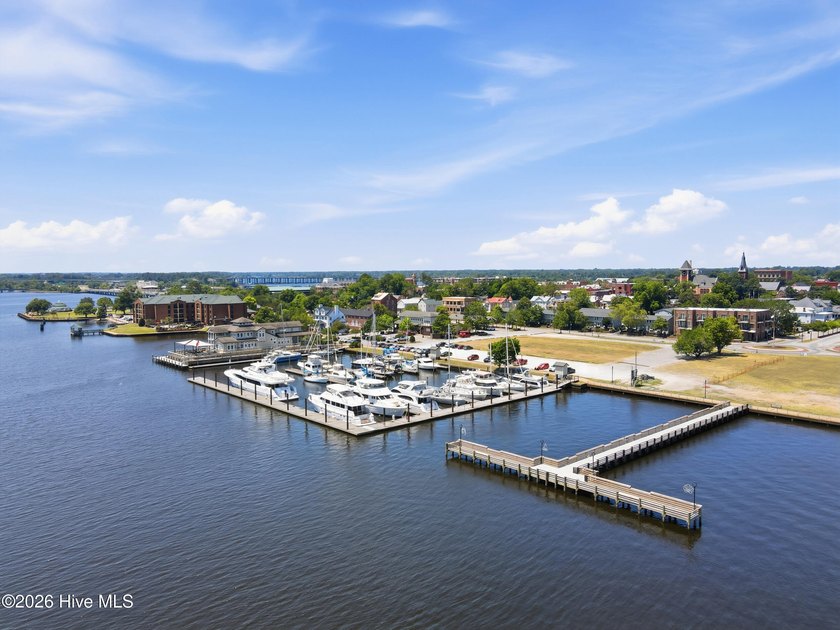 Own a piece of New Bern history with this charming 2-bedroom, 1 - photo 19