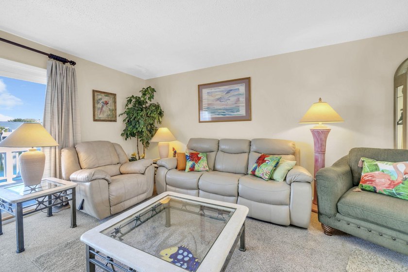 OWNER FINANCE 25% d/p.! $10K Remodel Credit! Rarely on market - photo 22