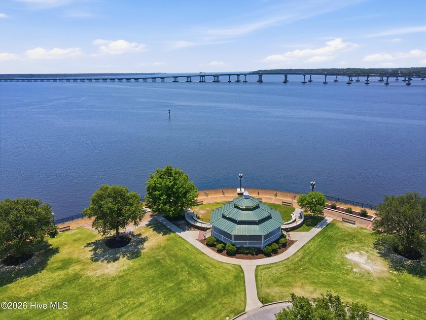 Own a piece of New Bern history with this charming 2-bedroom, 1 - photo 22