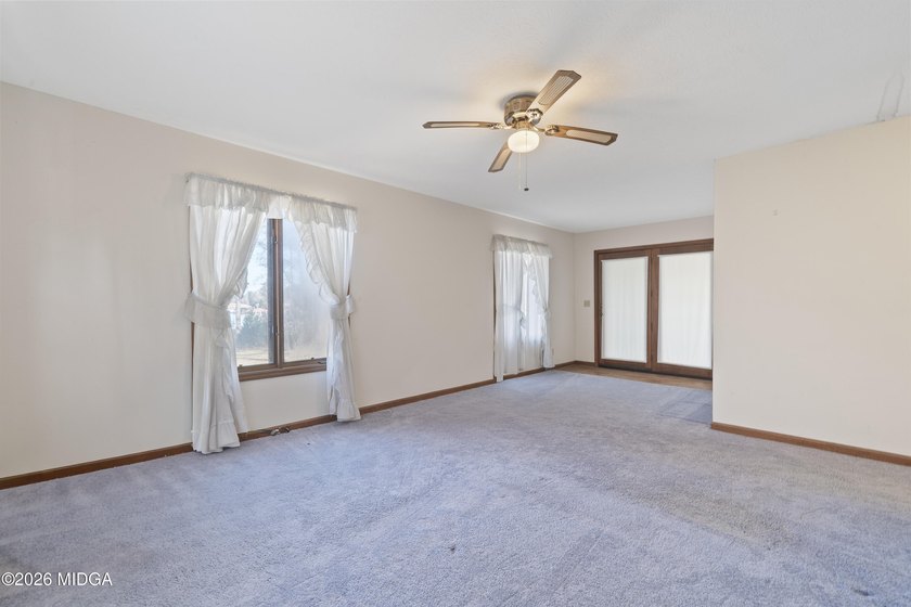 Welcome to 291 Jule Ingram Rd NE on beautiful Lake Sinclair - photo 37
