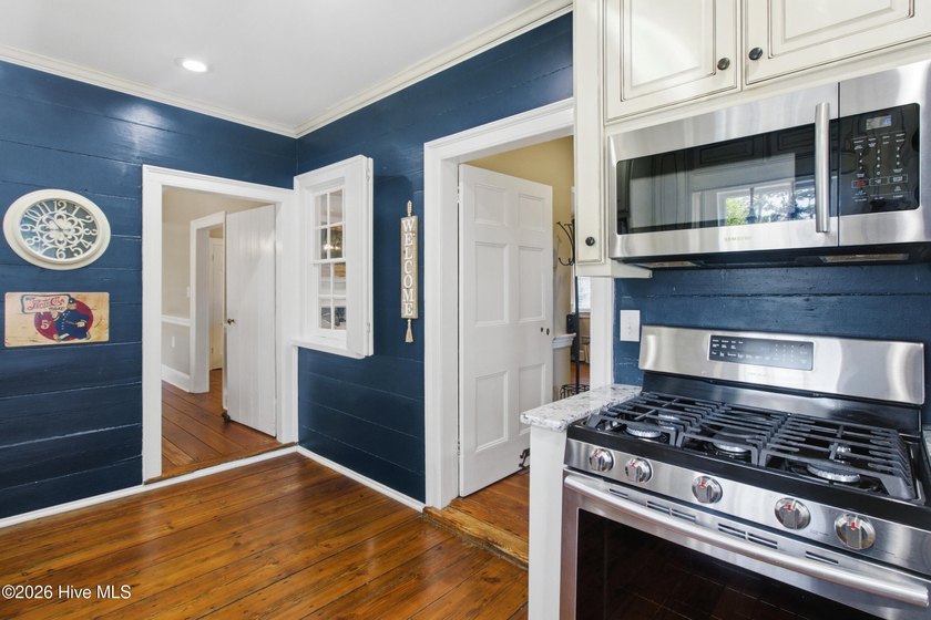 Own a piece of New Bern history with this charming 2-bedroom, 1 - photo 39