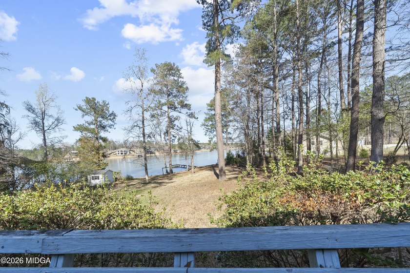 Welcome to 291 Jule Ingram Rd NE on beautiful Lake Sinclair - photo 42