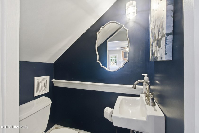 Own a piece of New Bern history with this charming 2-bedroom, 1 - photo 47