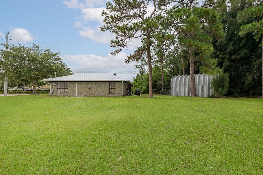 Welcome to this charming and well-maintained CBS ranch home - photo 3