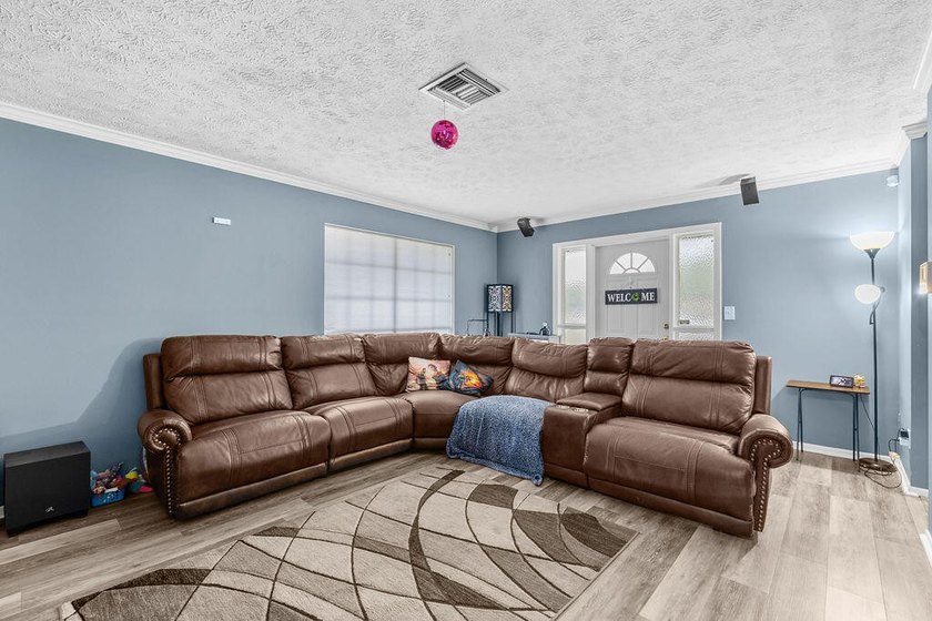 Welcome to this charming and well-maintained CBS ranch home - photo 4