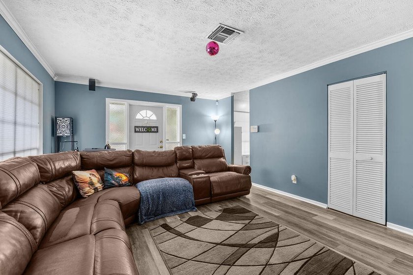 Welcome to this charming and well-maintained CBS ranch home - photo 5
