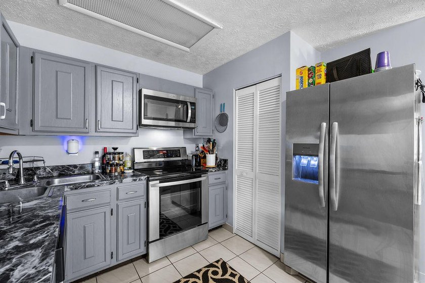 Welcome to this charming and well-maintained CBS ranch home - photo 9