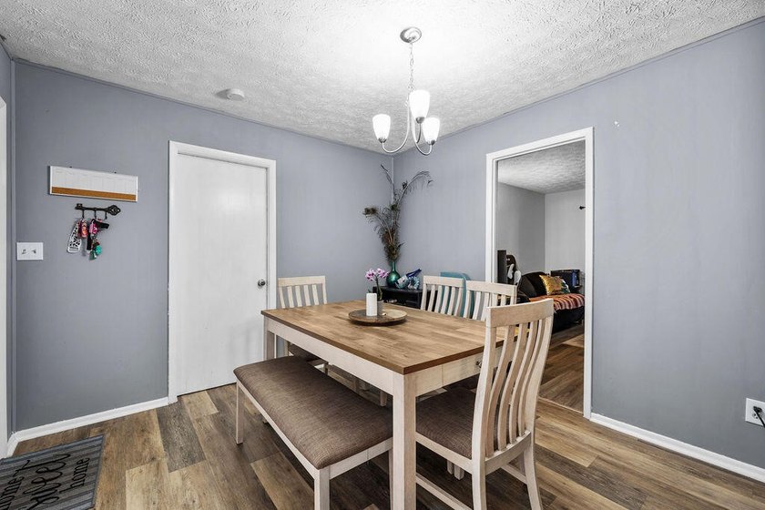 Welcome to this charming and well-maintained CBS ranch home - photo 10