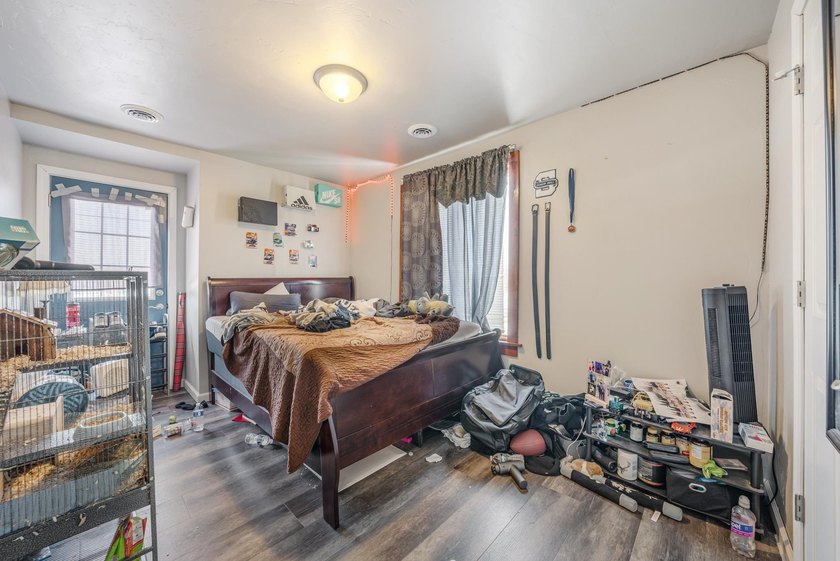 INVESTOR OPPORTUNITY - Huge up/down duplex with upper unit - photo 21