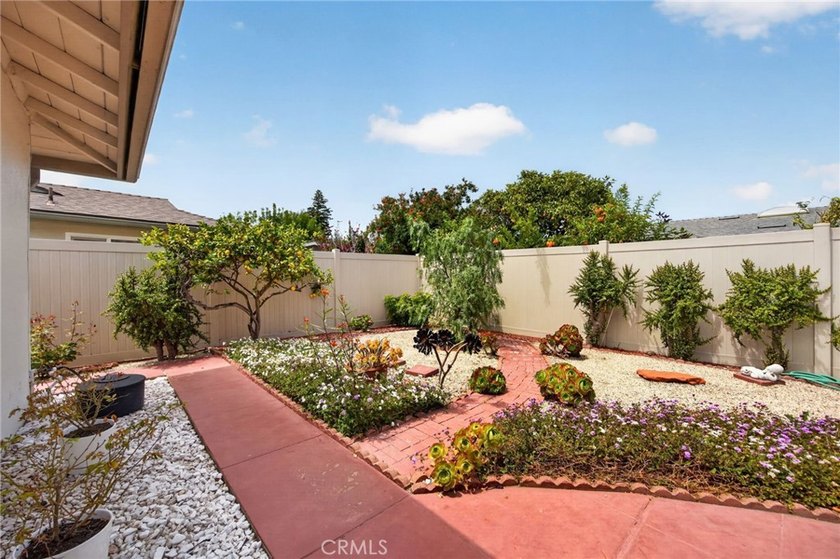 55+ Coastal Living at its best in Hueneme Bay! 3 Bedroom 3 - photo 31