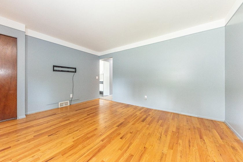 Quiet tree lined street this 3BR/2BA ranch home is located in a - photo 5