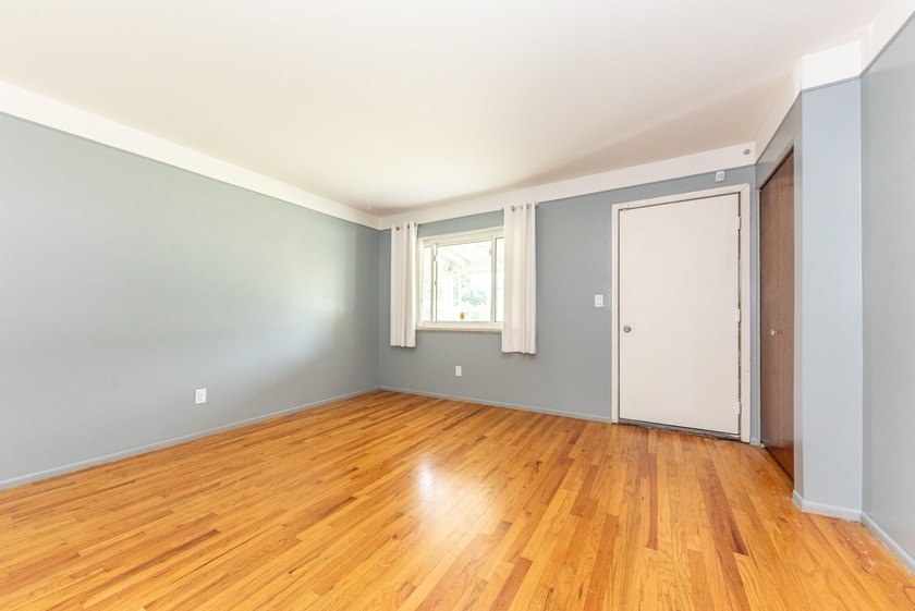 Quiet tree lined street this 3BR/2BA ranch home is located in a - photo 7