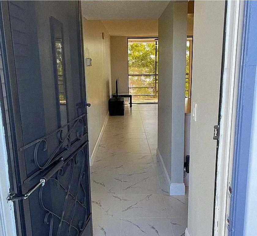 Beautifully remodeled and move-in ready, immaculate 1bedroom - photo 4
