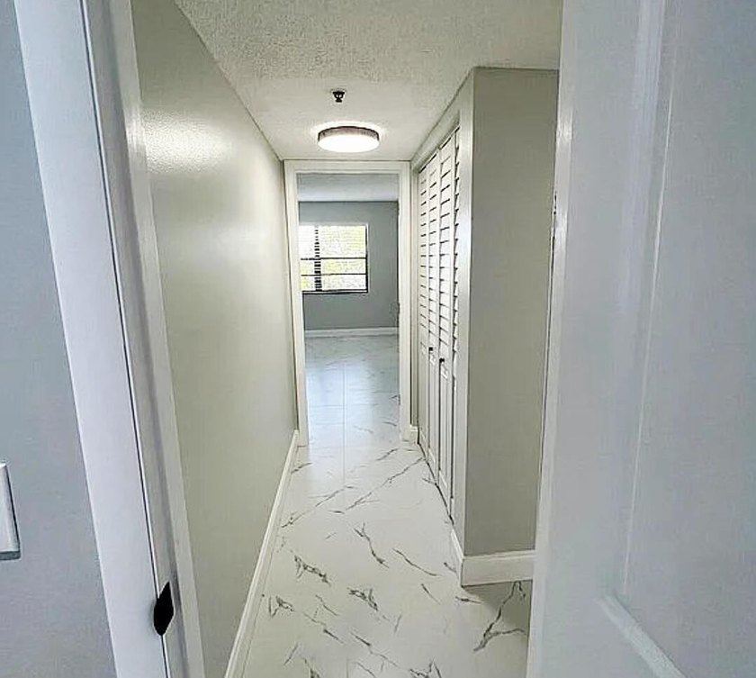 Beautifully remodeled and move-in ready, immaculate 1bedroom - photo 8