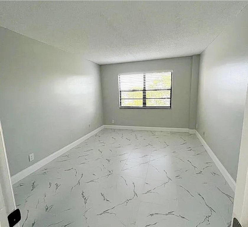 Beautifully remodeled and move-in ready, immaculate 1bedroom - photo 10