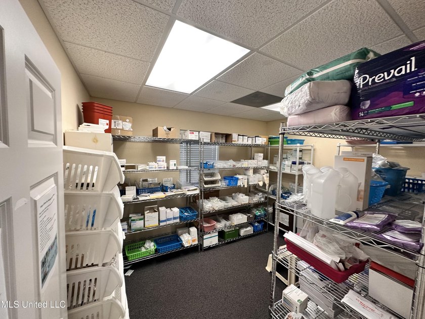 Exceptional Investment Opportunity: Premier Professional Office - photo 12